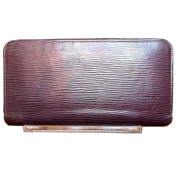Louis Vuitton Handbags - AUTHENTIC Louis Vuitton Zippy Wallet in Epi Leather in Plum